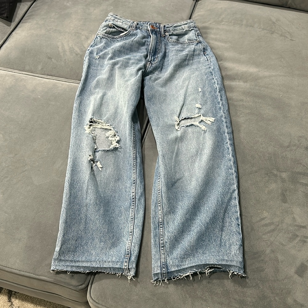 H&M Women’s 90’s Baggy Jeans Ultra High Waist size 4 Shortened!